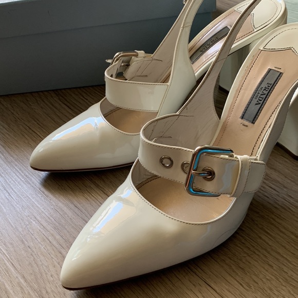 White Prada Pumps with chunky heel - Picture 3 of 9